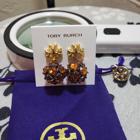 **** SOLD **** Tory Burch Roxanne Small Drop Earrings - Picture 4 of 8